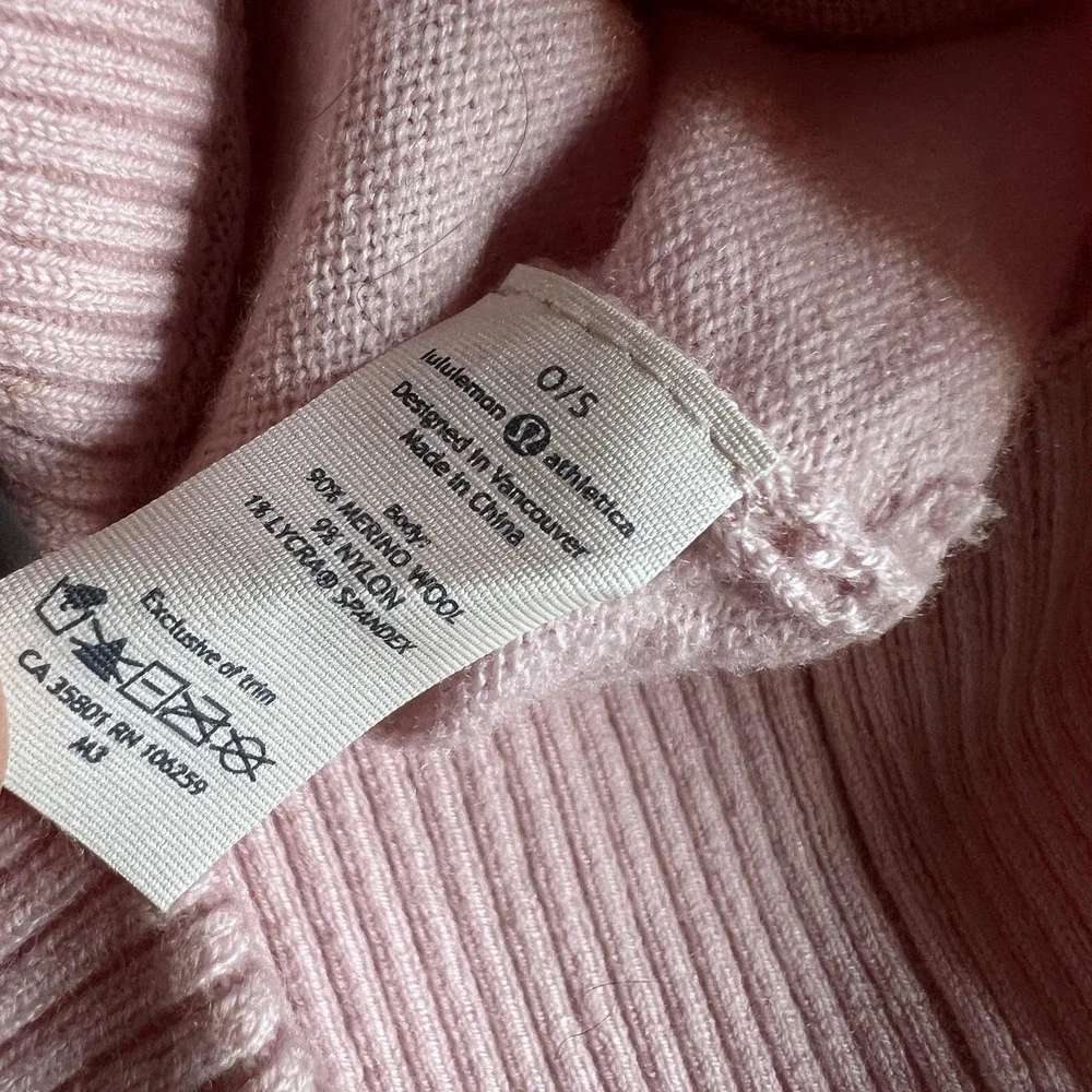 Lululemon Beanie Hat Unisex One Size Pink Merino Wool Knit Logo‎ Winter